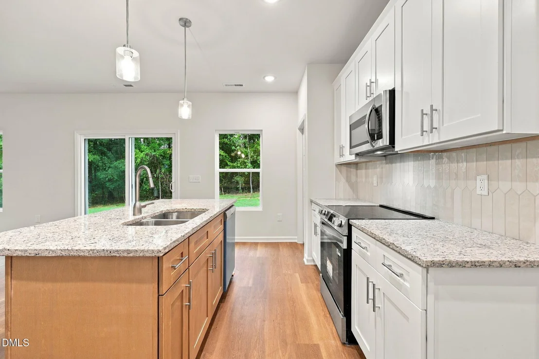 Photo of 709 Crestview Drive