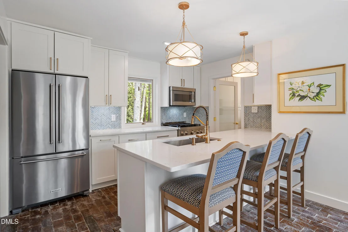Photo of 996 Cleland Drive