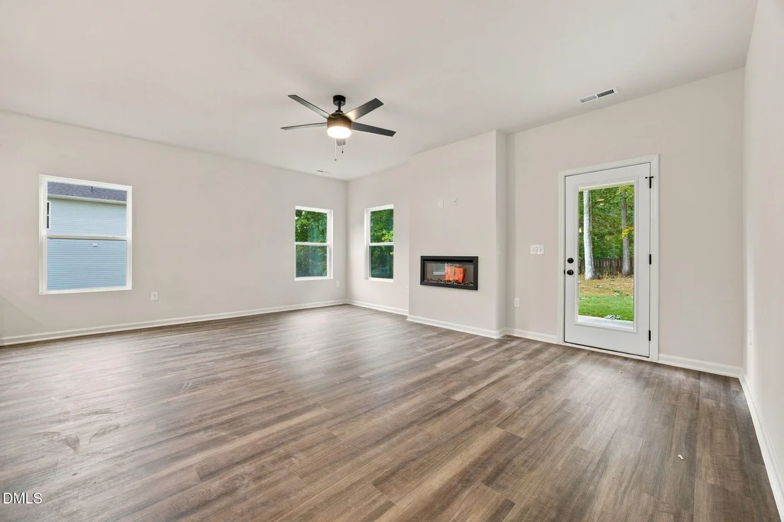 Photo of 713 Crestview Drive