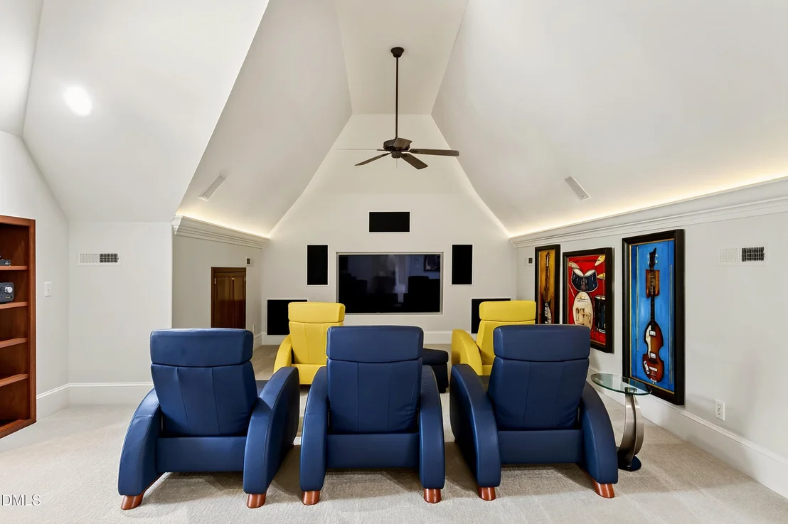 Photo of 113 Richelieu Drive
