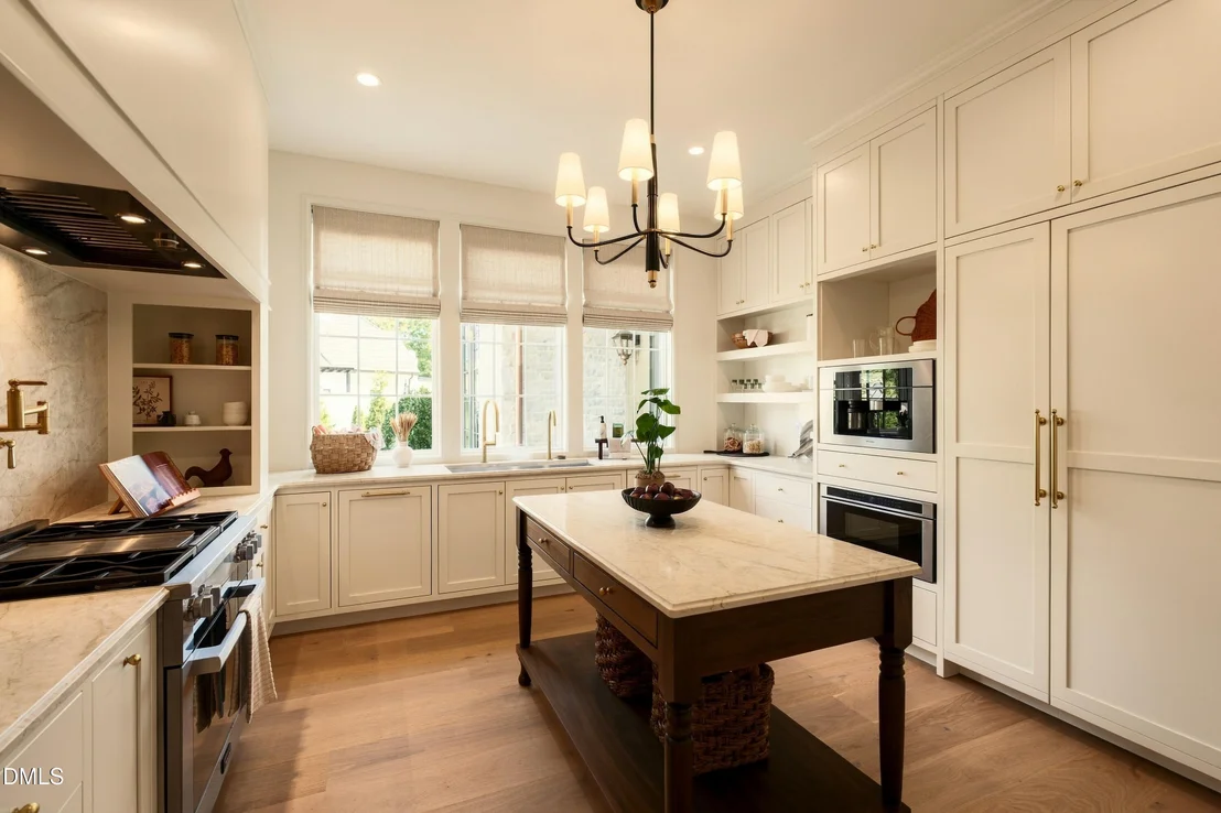 Photo of 1208 Barcroft Place