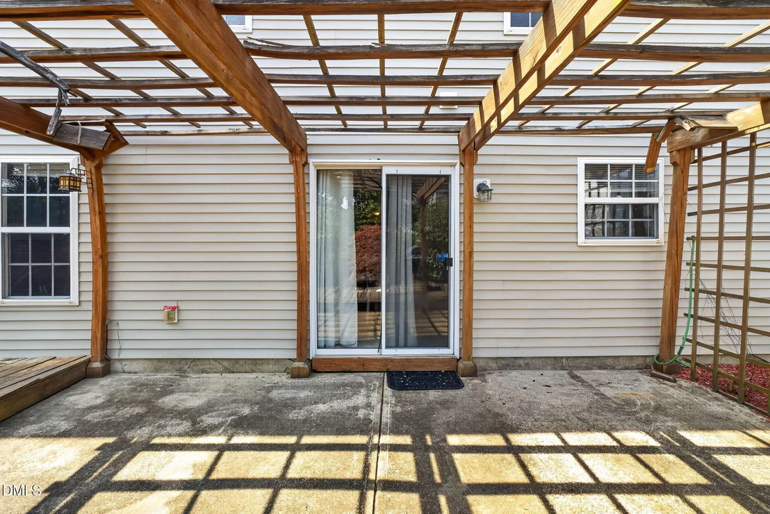 Photo of 1012 Breeze Lane