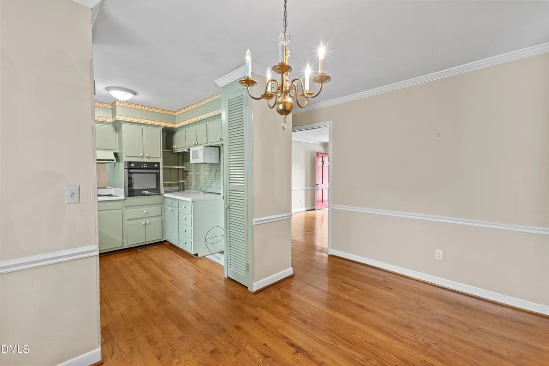 Photo of 1101 S Walnut Drive