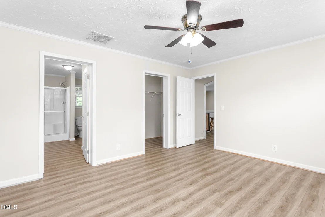 Photo of 1054 Sutton Road