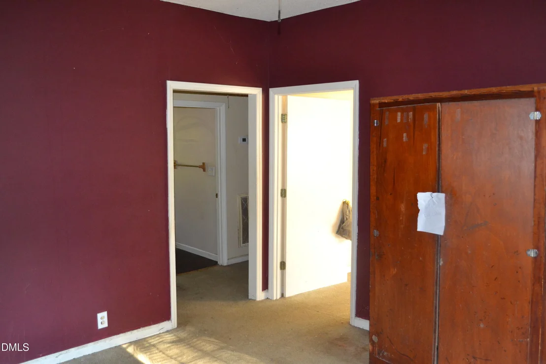 Photo of 703 Everett Street