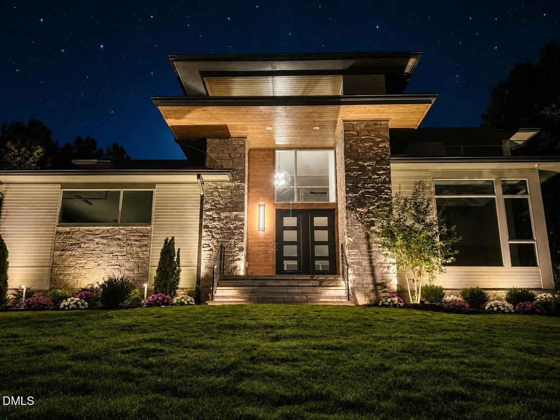 Photo of 213 Westhampton Drive