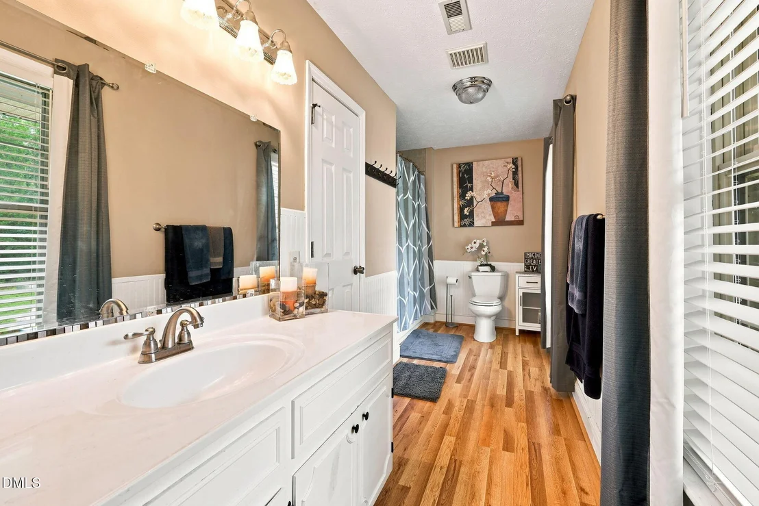 Photo of 409 Reaves Lane