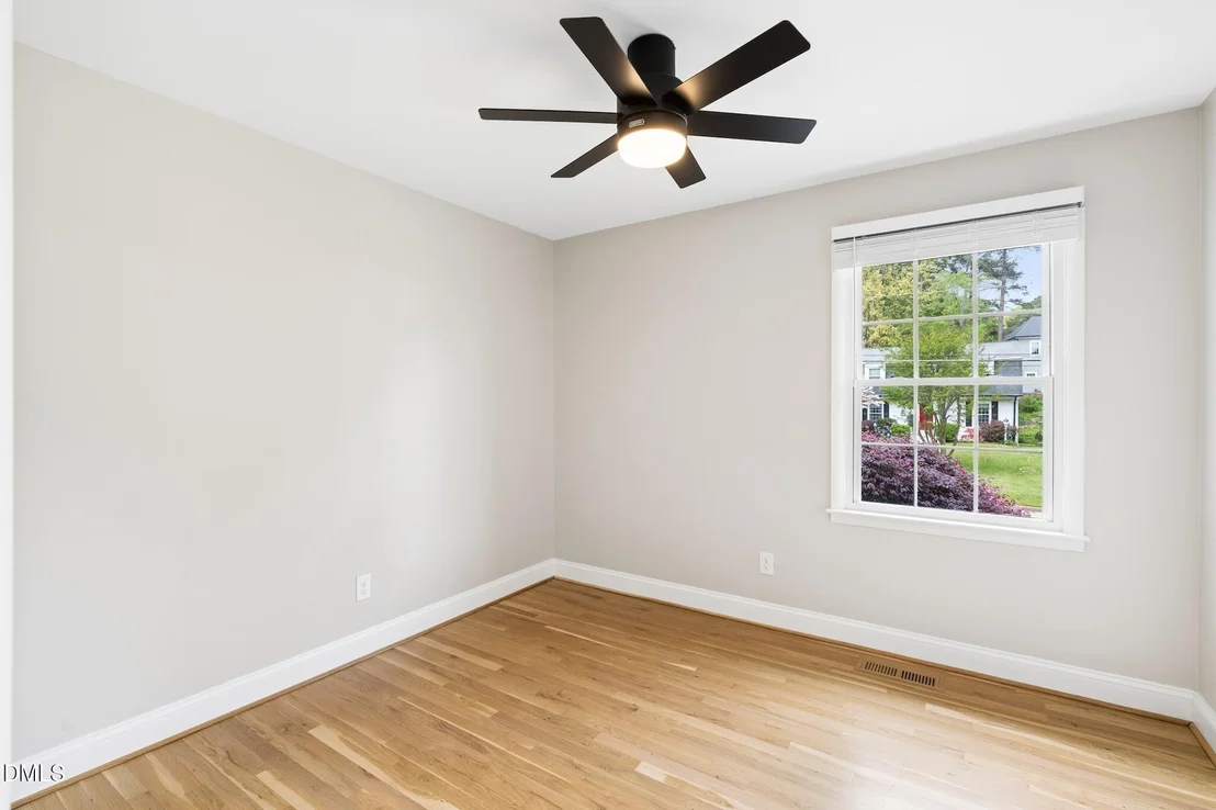 Photo of 412 Pinecroft Drive