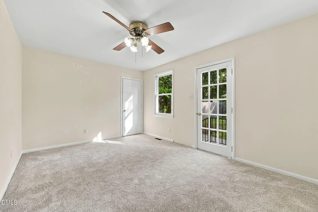 Photo of 404 Longleaf Drive