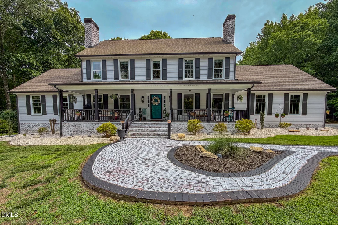 Photo of 947 Old Salem Road