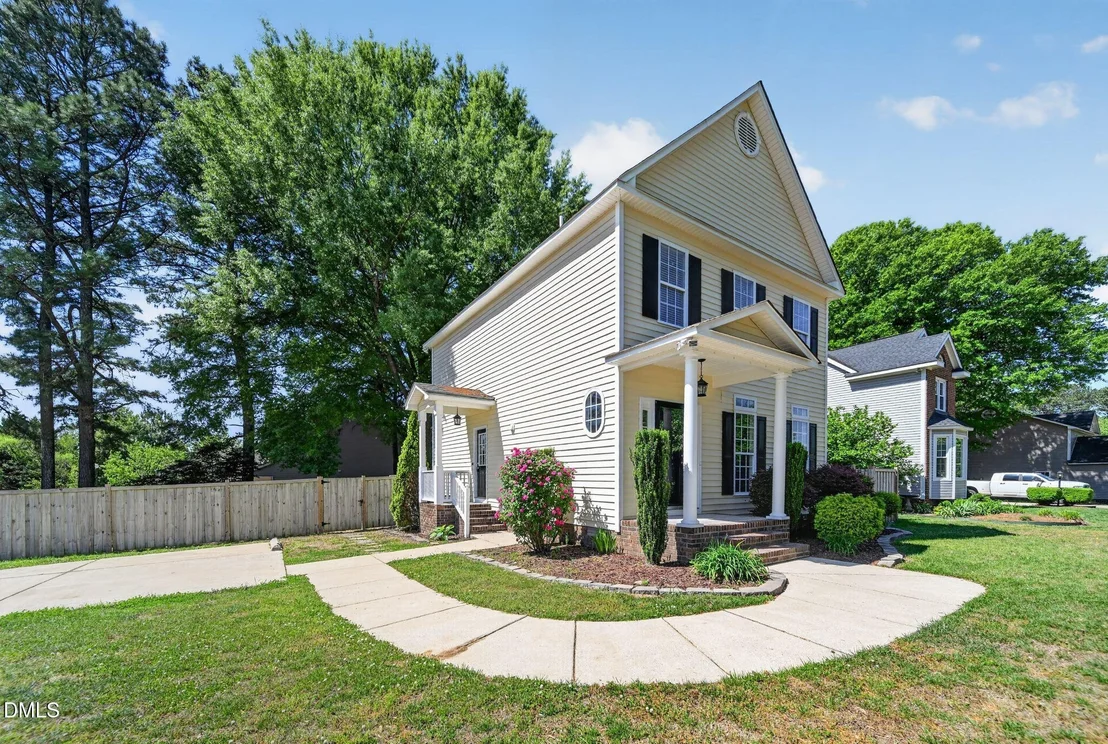 Photo of 641 Commander Drive