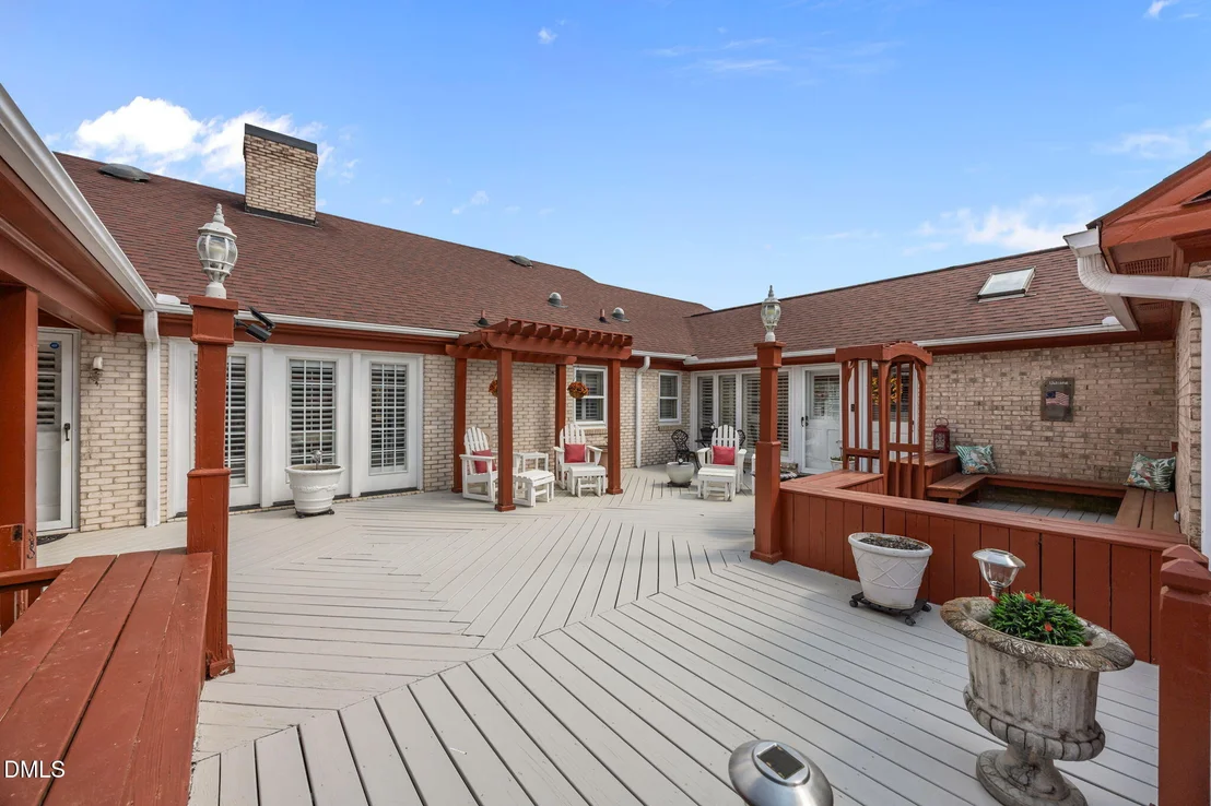 Photo of 801 Lakeside Drive