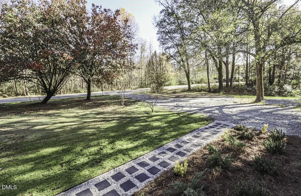 Photo of 805 River Road