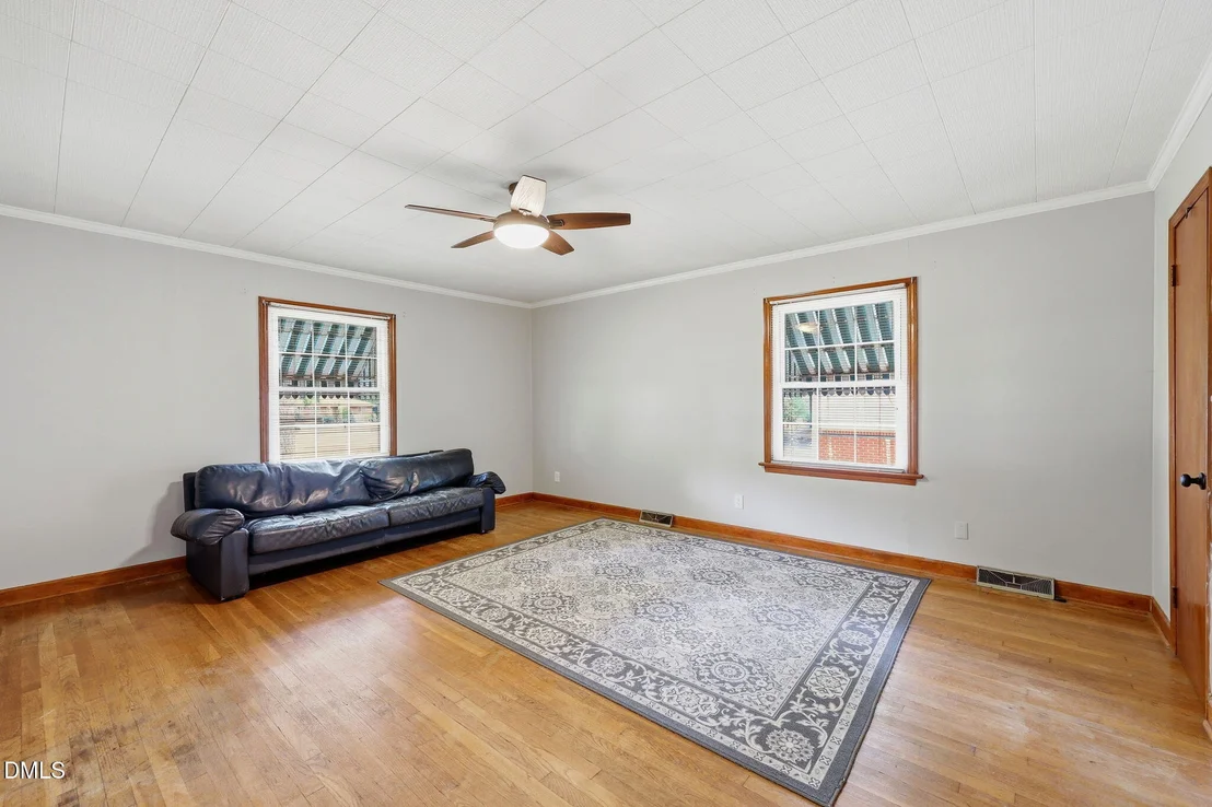 Photo of 213 Pine Tree Road