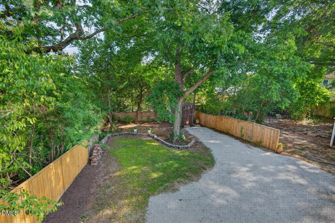 Photo of 321 W Trinity Avenue