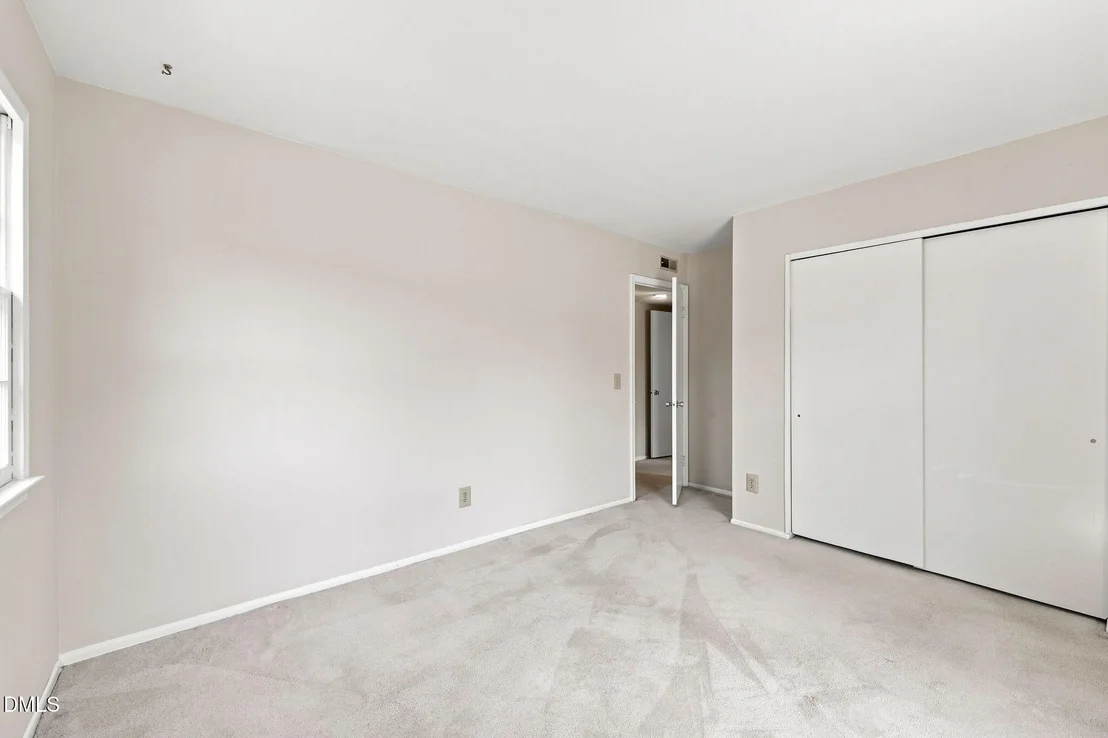 Photo of 2371 Buckingham Road