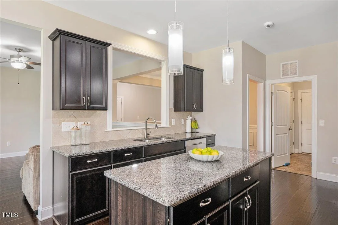 Photo of 610 Silk Tree