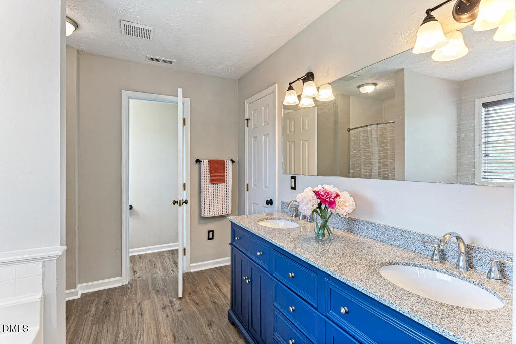 Photo of 142 Richmond Park Drive