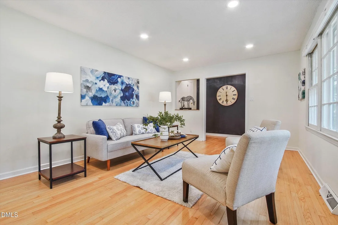 Photo of 6424 Amhurst Road