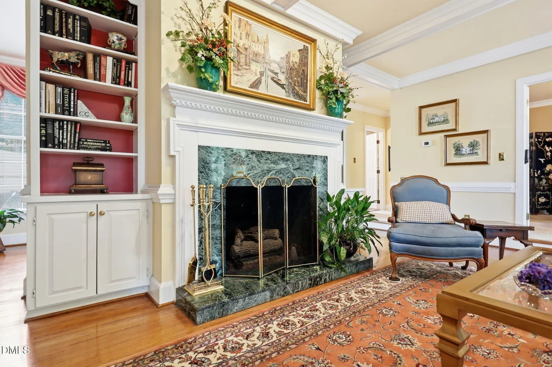 Photo of 2221 Weybridge Drive