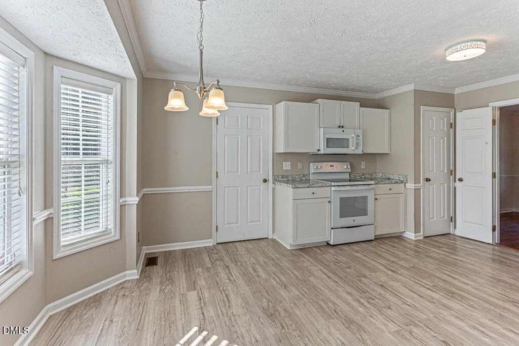 Photo of 142 Richmond Park Drive