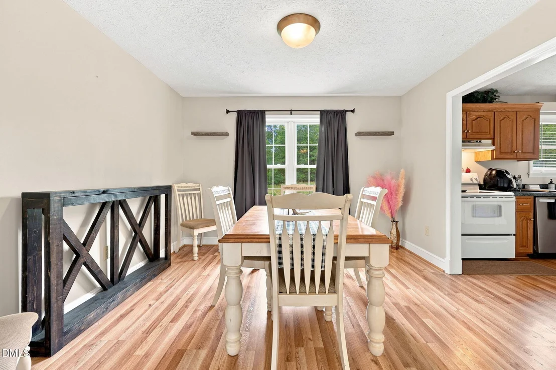 Photo of 409 Reaves Lane