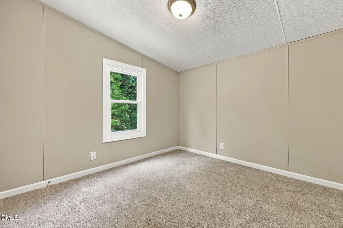 Photo of 582 Ed Thomas Road