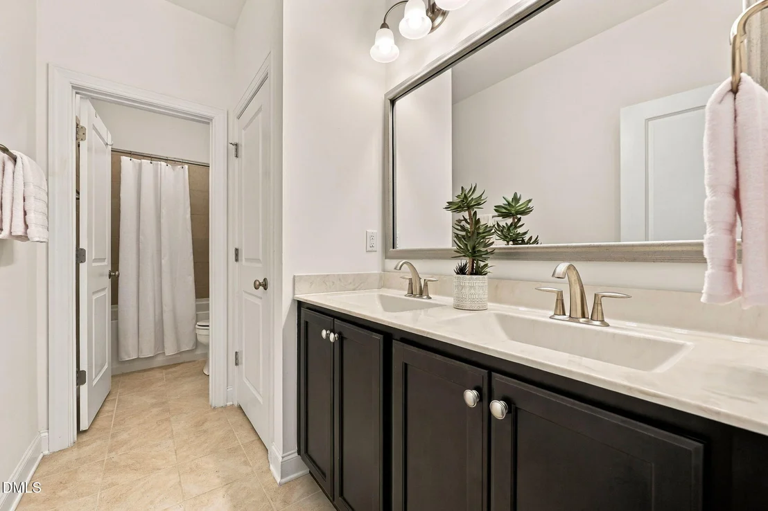 Photo of 931 Regency Cottage Place