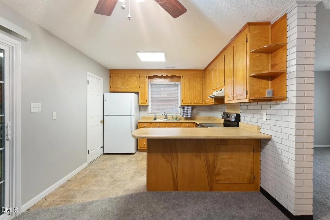 Photo of 731 Oakgrove Drive