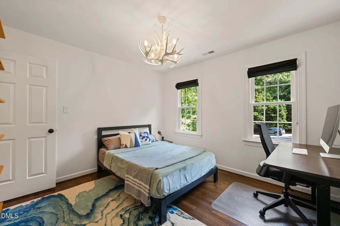 Photo of 102 Ormsby Court