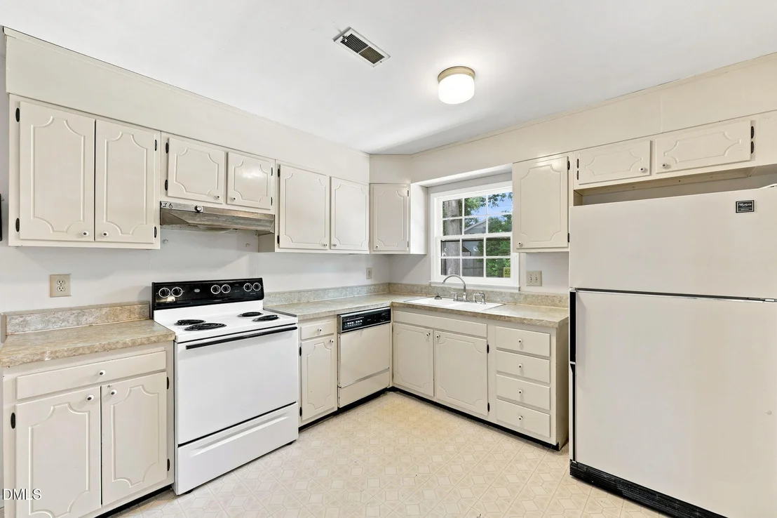 Photo of 2371 Buckingham Road