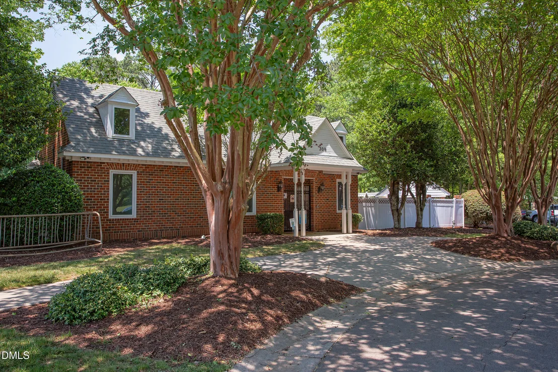 Photo of 2912 Hawtree Drive