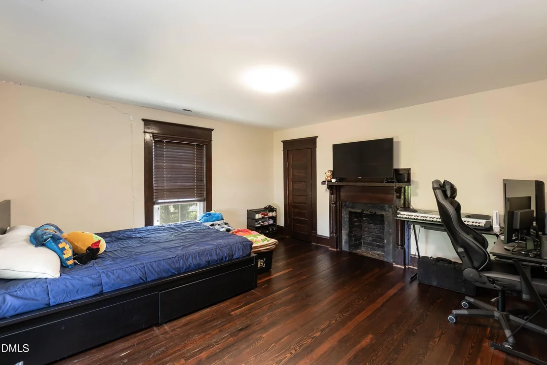 Photo of 1502 Bahama Road