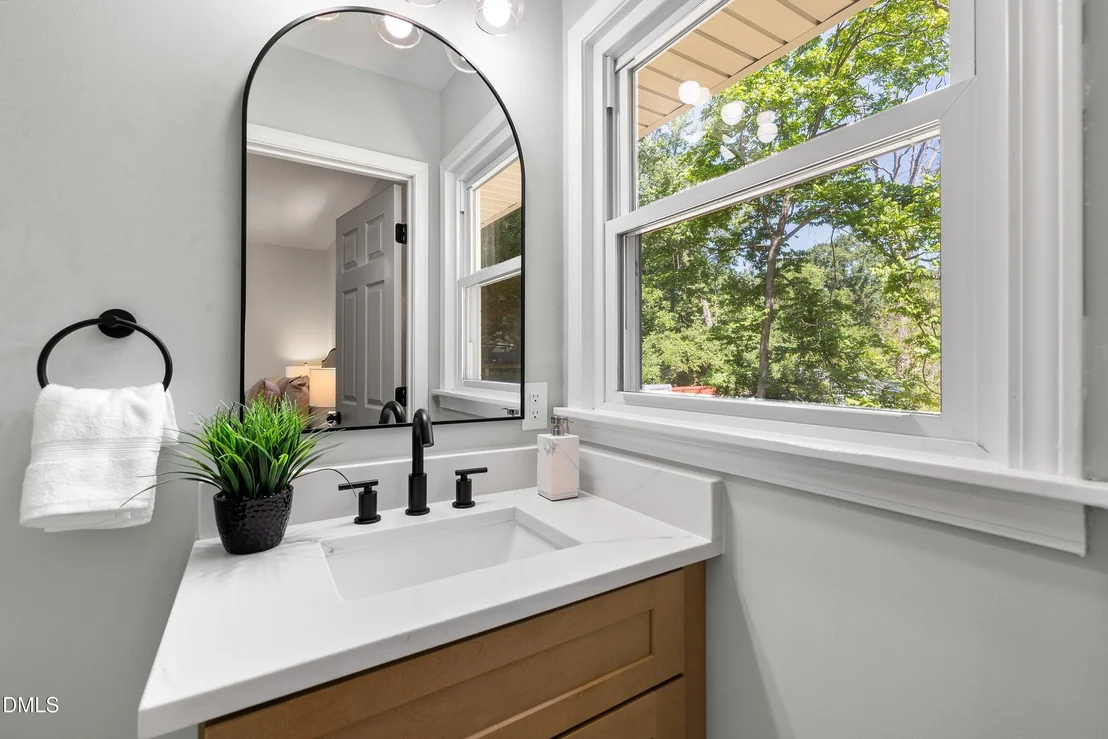 Photo of 1025 Juniper Street