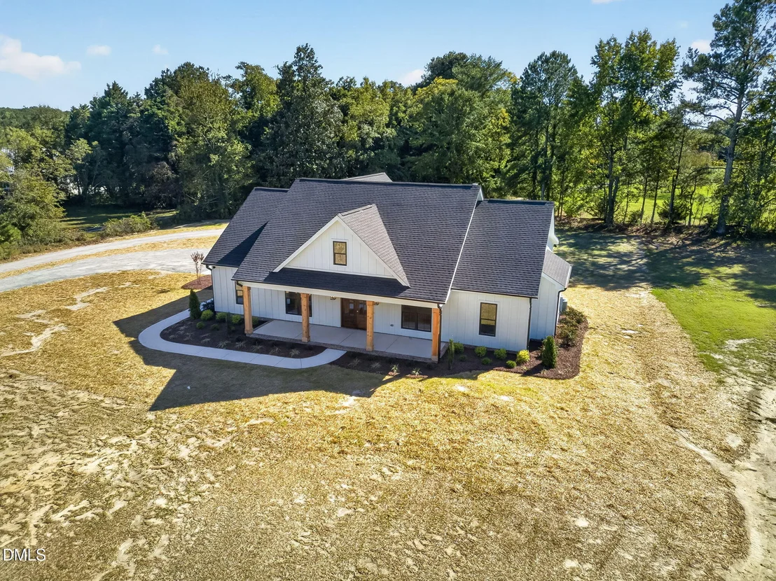 Photo of 643 Dixon Road
