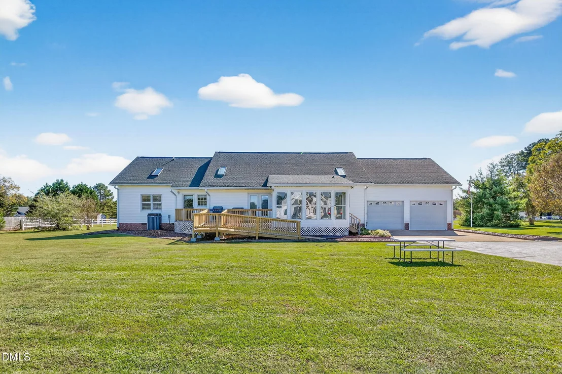Photo of 1190 Sanders Road