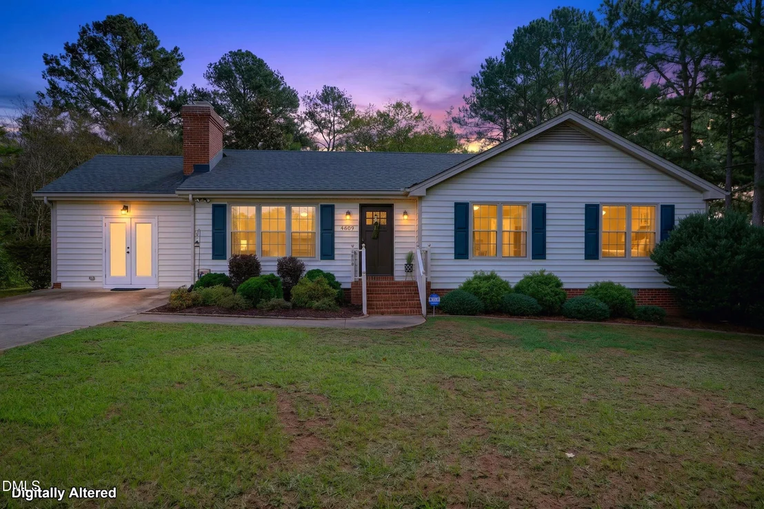Photo of 8609 Manns Loop Road
