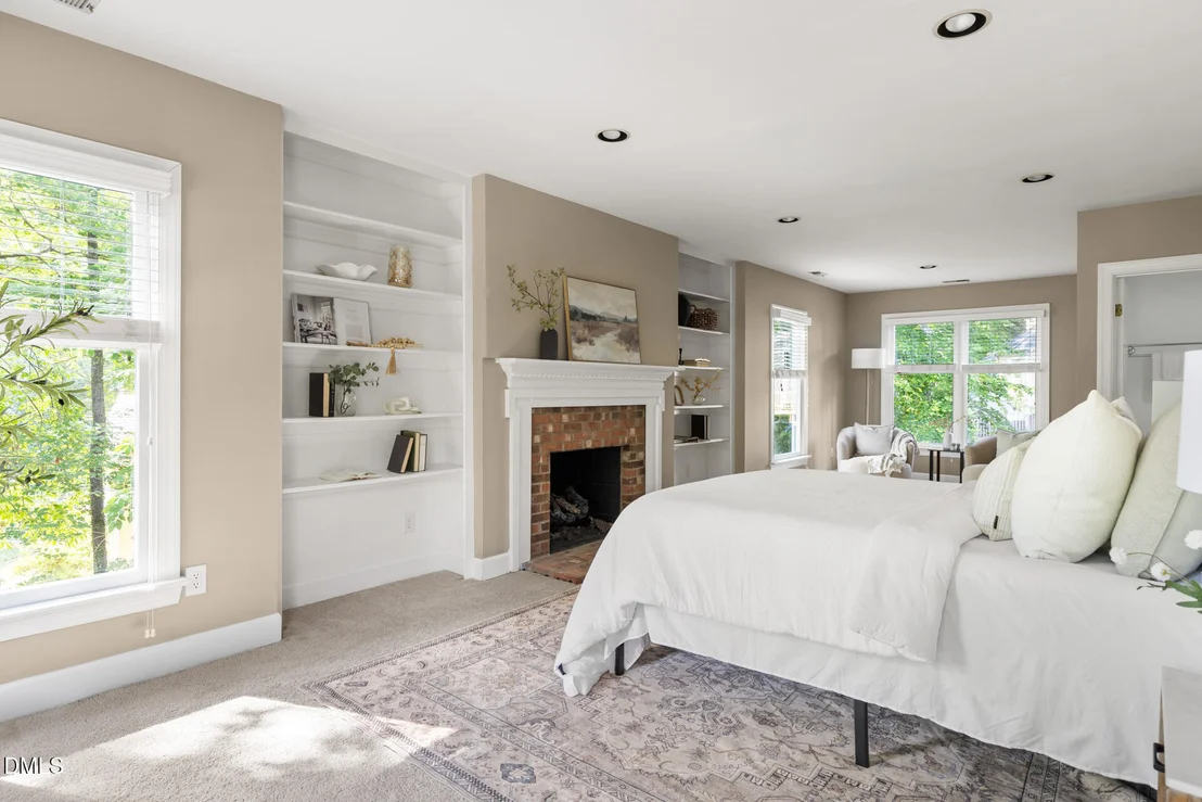 Photo of 2204 Meade Lane