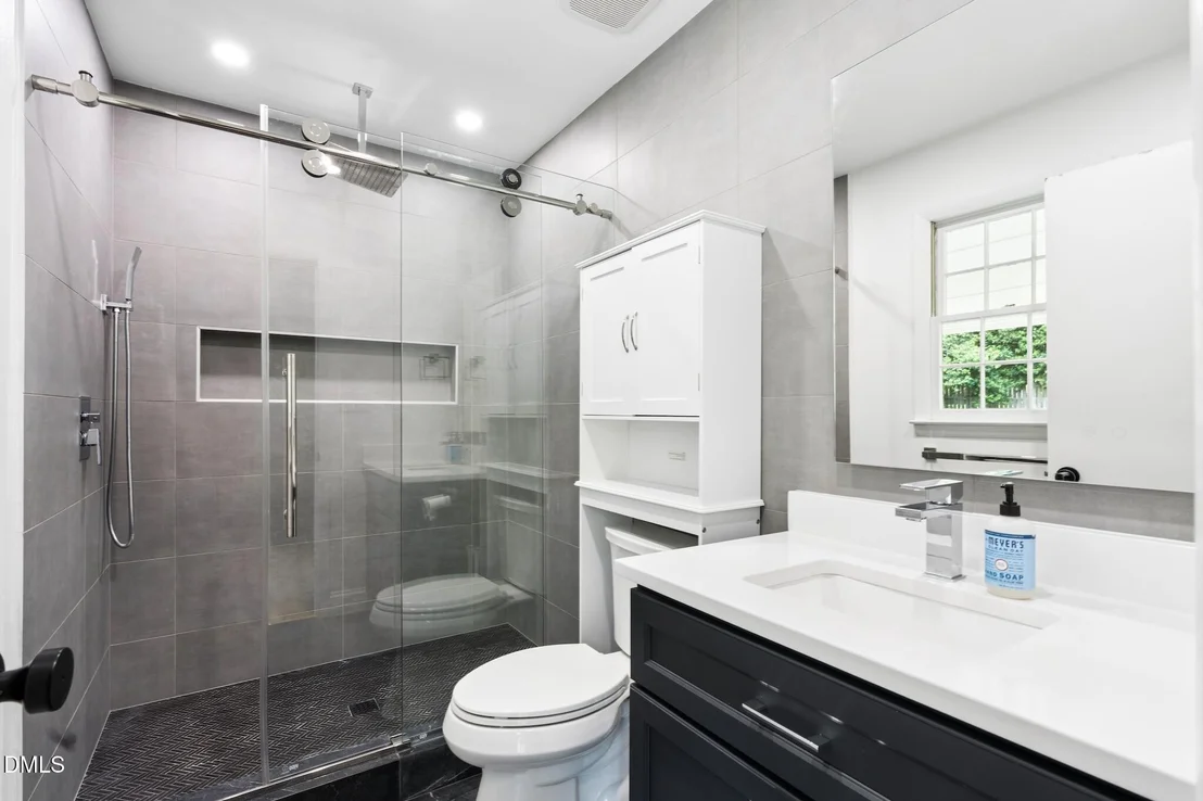 Photo of 412 Pinecroft Drive