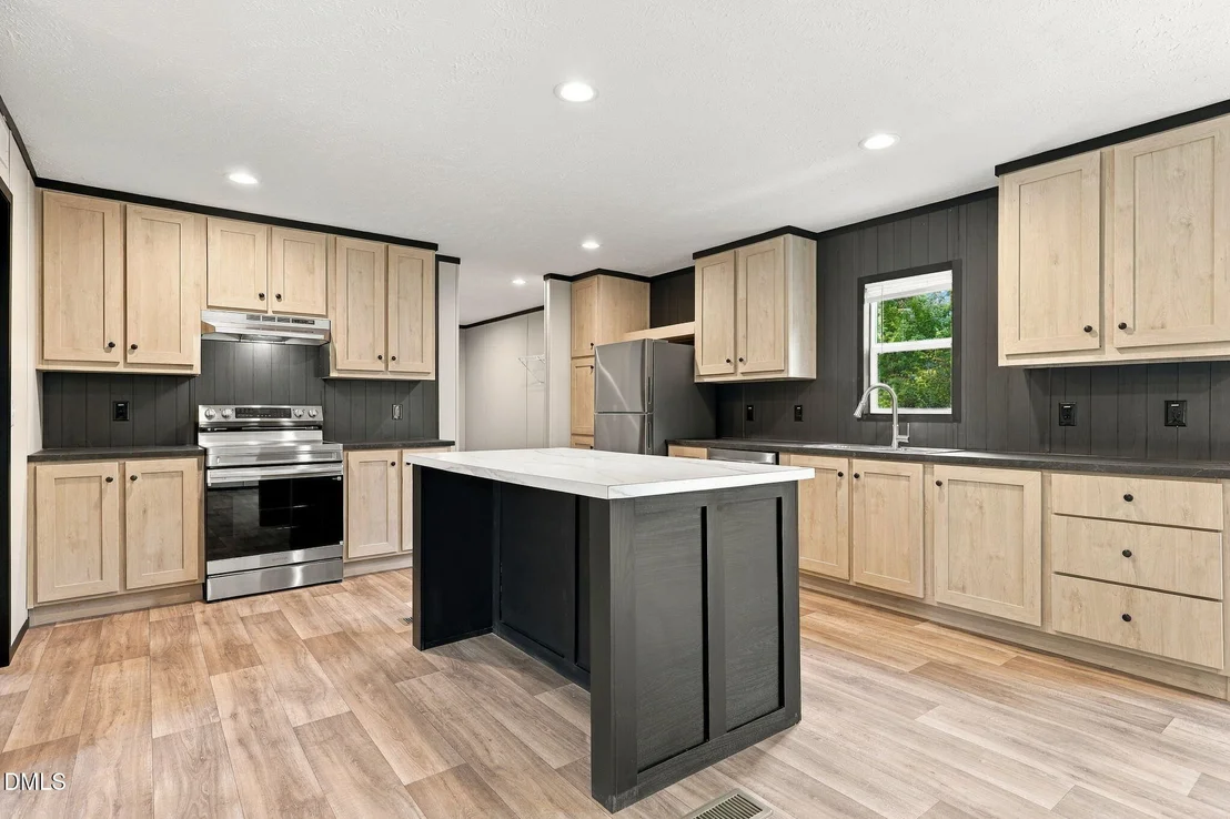 Photo of 8019 Cornwall Road
