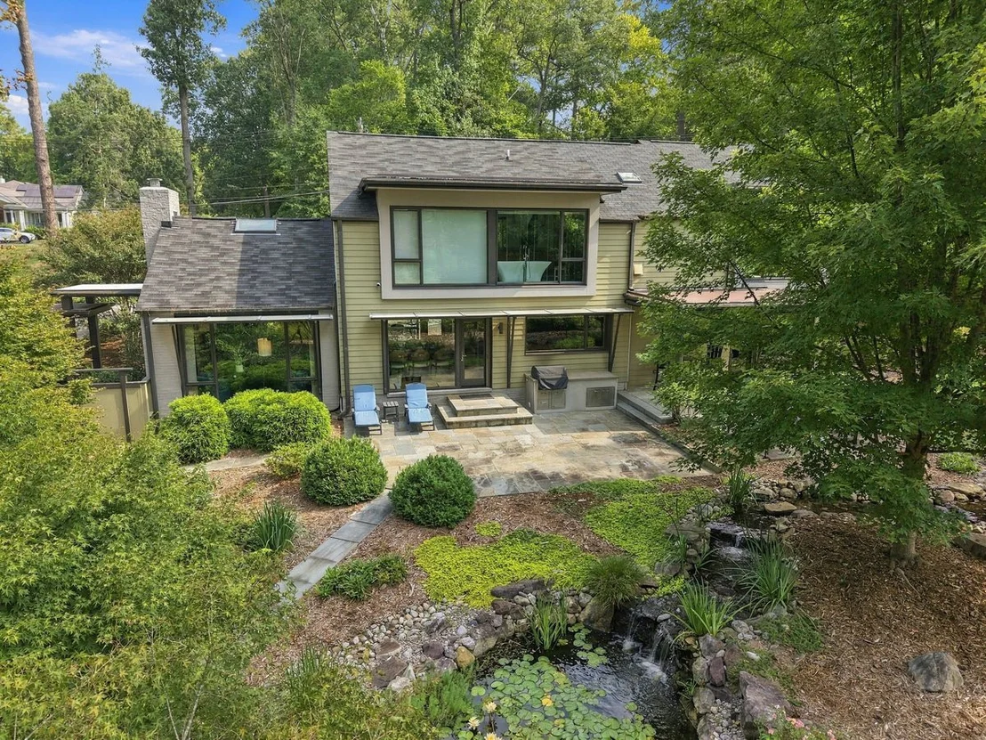Photo of 3007 Surrey Road