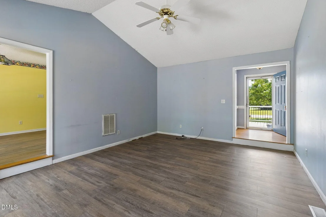 Photo of 6304 Walnut Glen Drive