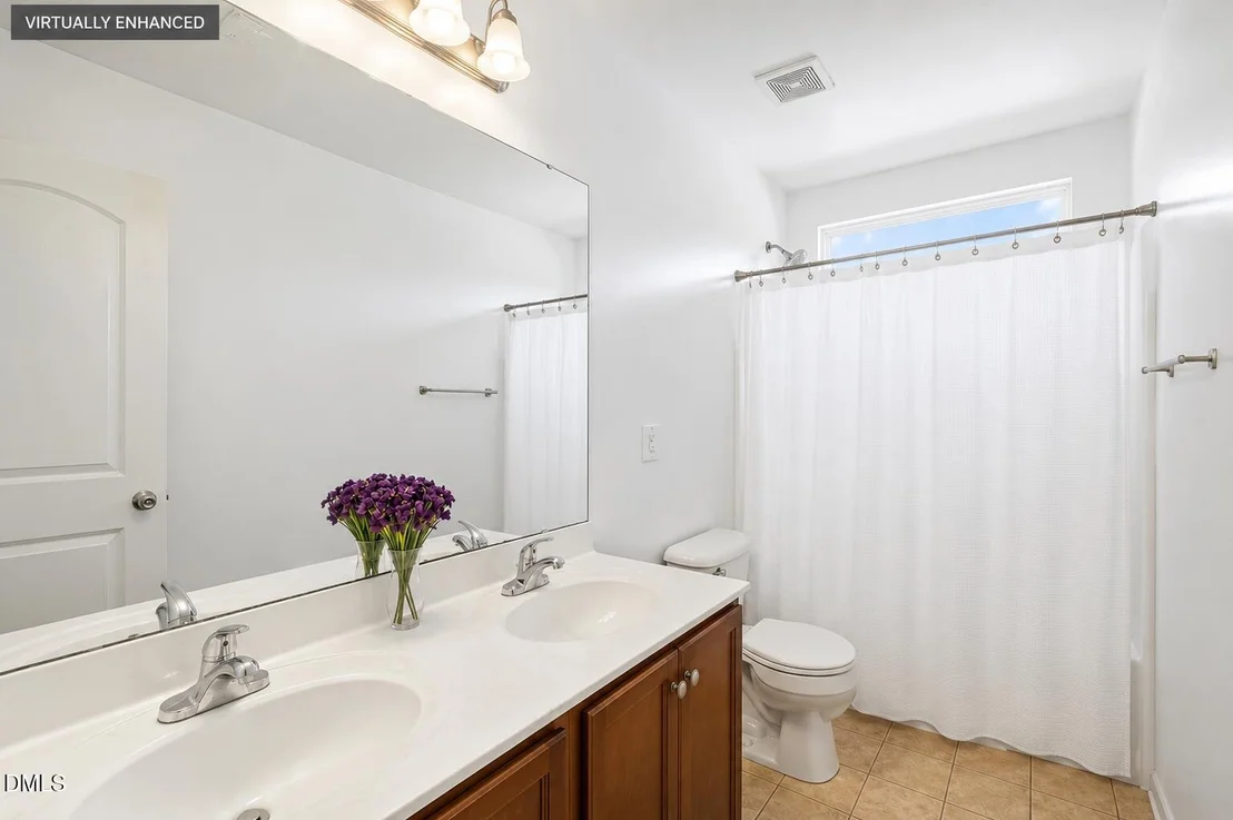 Photo of 817 Edgeware Way