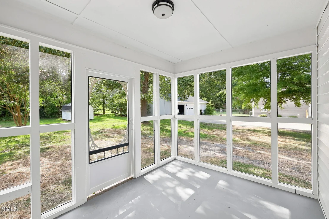 Photo of 305 1st Street