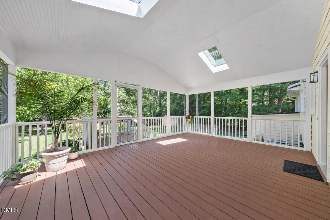 Photo of 721 Tinkerbell Road