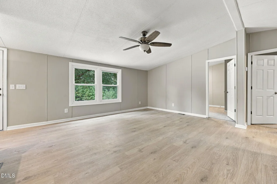 Photo of 582 Ed Thomas Road