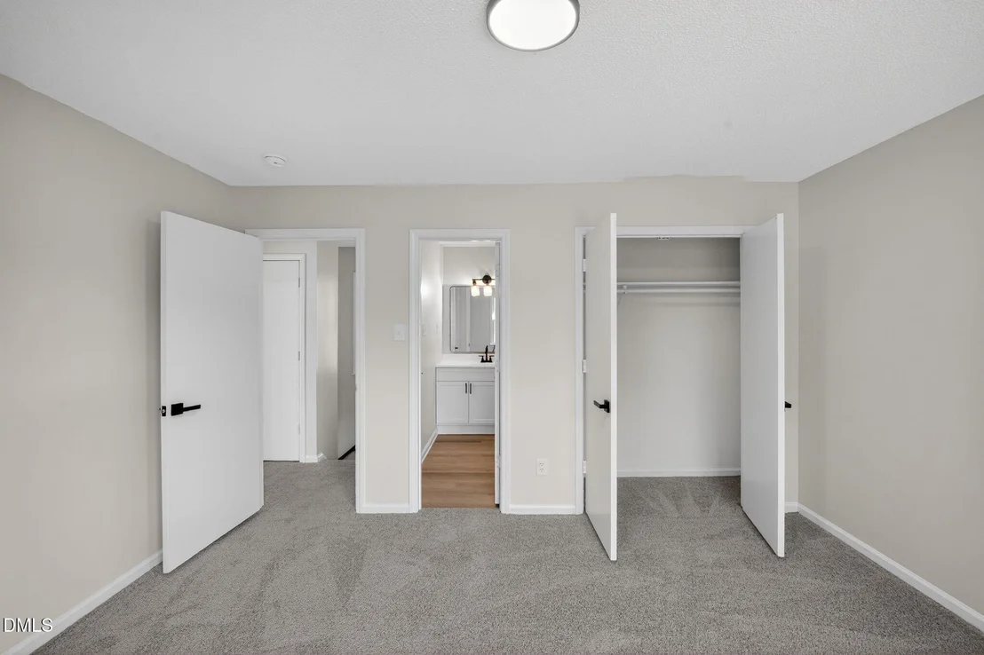 Photo of 1701 Valley
