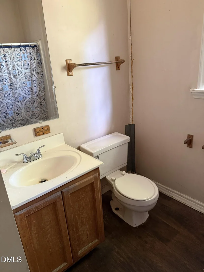 Photo of 703 Everett Street
