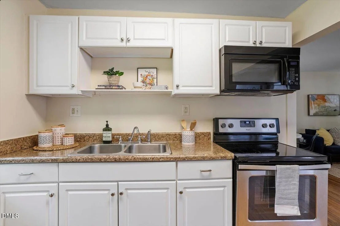 Photo of 1512 London Circle