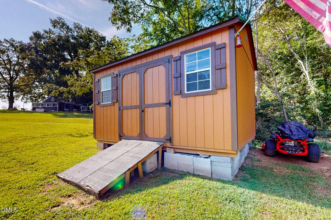 Photo of 405 Marvin Gill Road